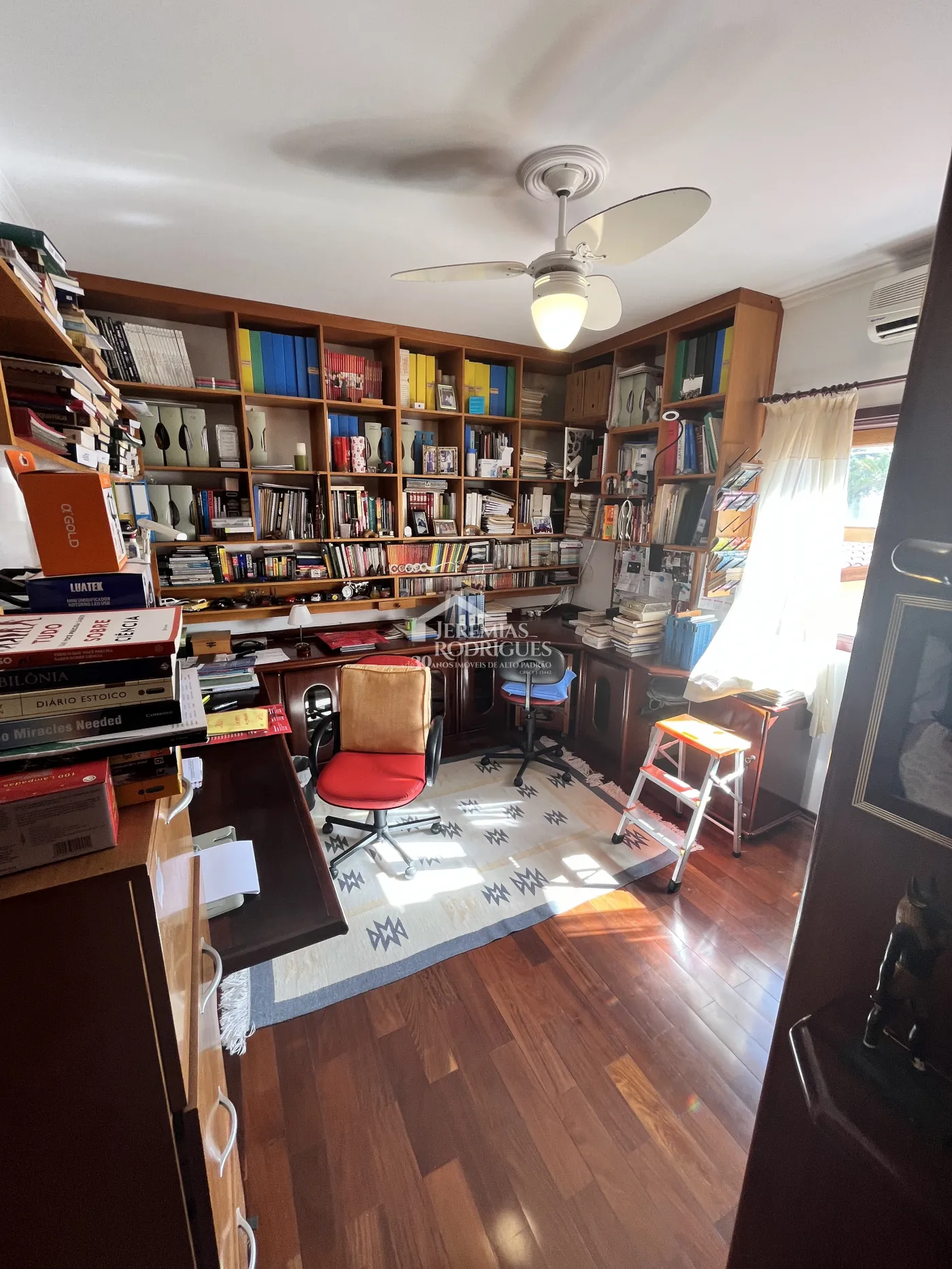 Sobrado com 3 dormitórios, 825 m2 - Residencial Doutor Lessa em Pindamonhangaba/SP