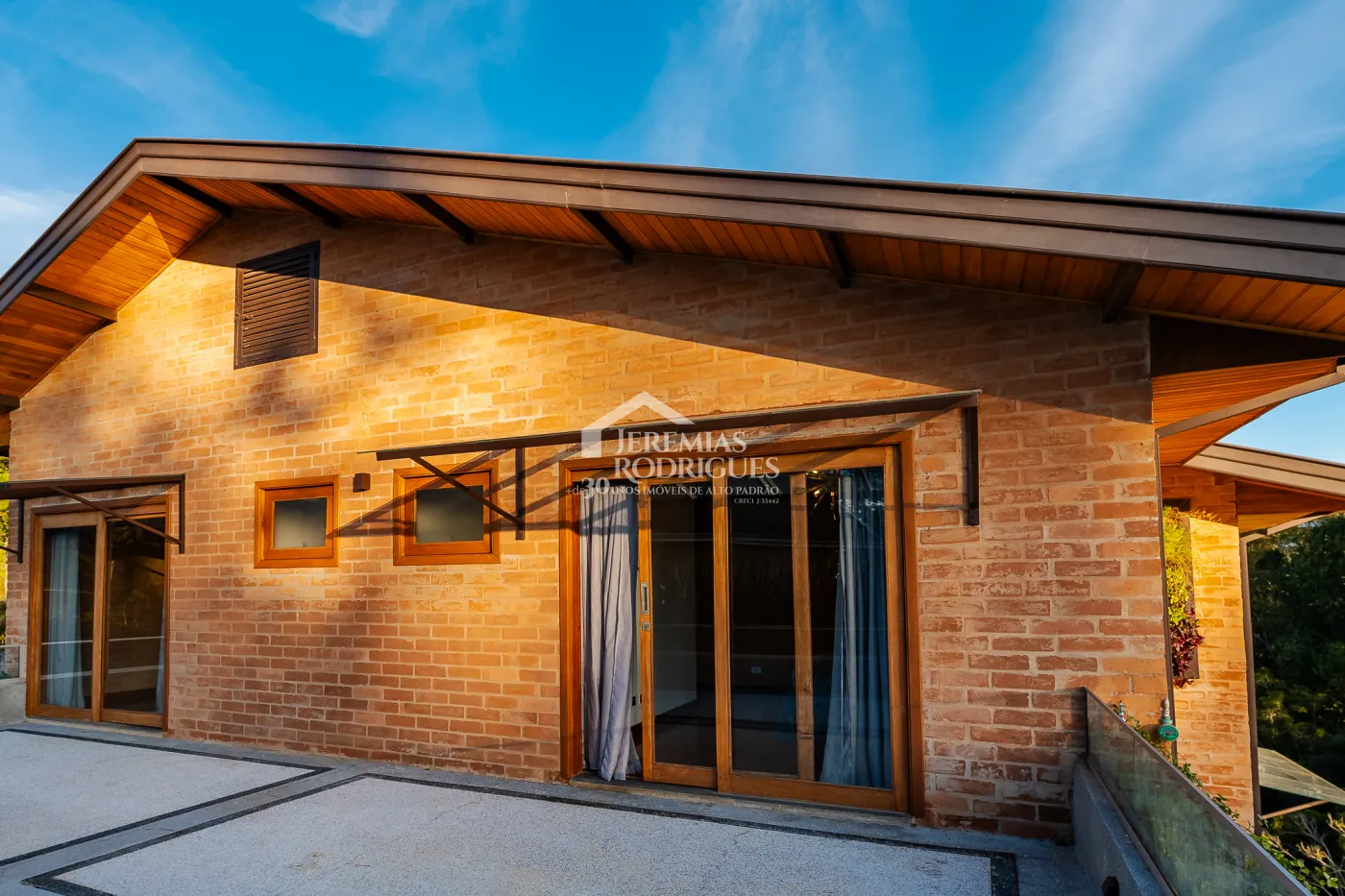 Casa com 4 suítes no condomínio Reserva Figueiredo em Campos do Jordão/SP