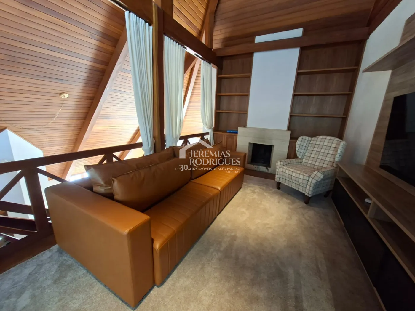 Apartamento à venda com 4 suítes, 171 m² no Edifício Cottage em Campos do Jordão/SP
