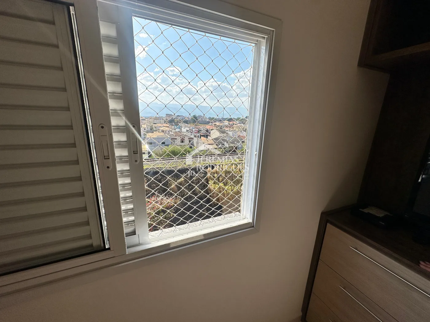 Apartamento para locação com 2 dormitórios, 69 m² - Edifício Embaúba - Pindamonhangaba/SP.