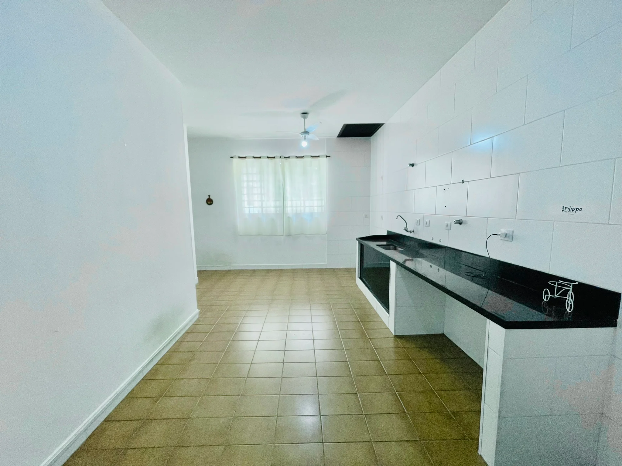 Casa para venda e locação no bairro Jardim das Nações em Taubaté/SP. 