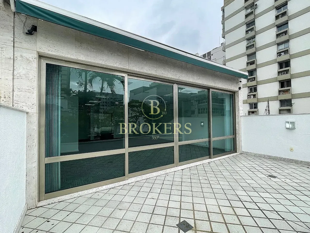 Edifício de sede corporativa exclusiva no Humaitá em localização estratégica da Zona Sul
