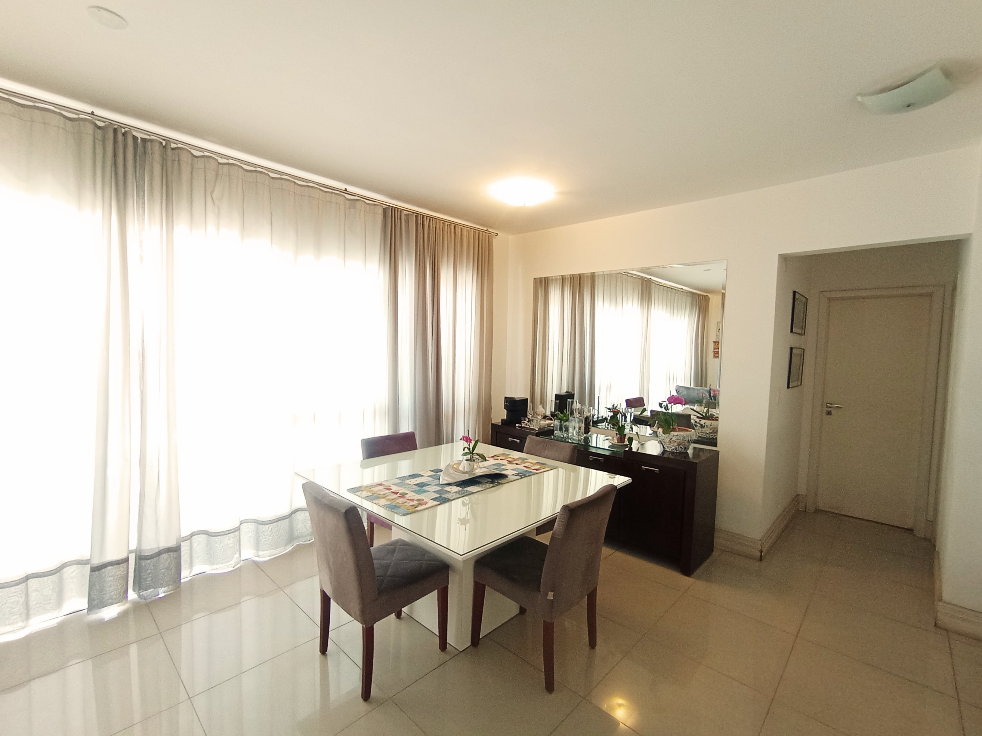 Apartamento à venda com 3 dormitórios, 150 m² no Edifício Jardim das Figueiras em Taubaté/SP