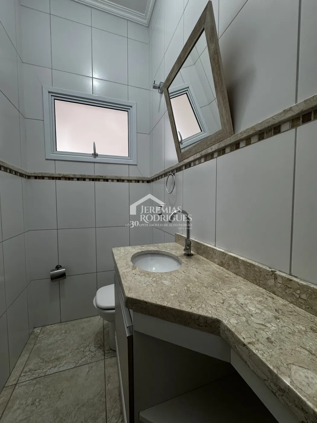 Casa para venda e locação com 3 suítes no Condomínio Real Ville em Pindamonhangaba/SP