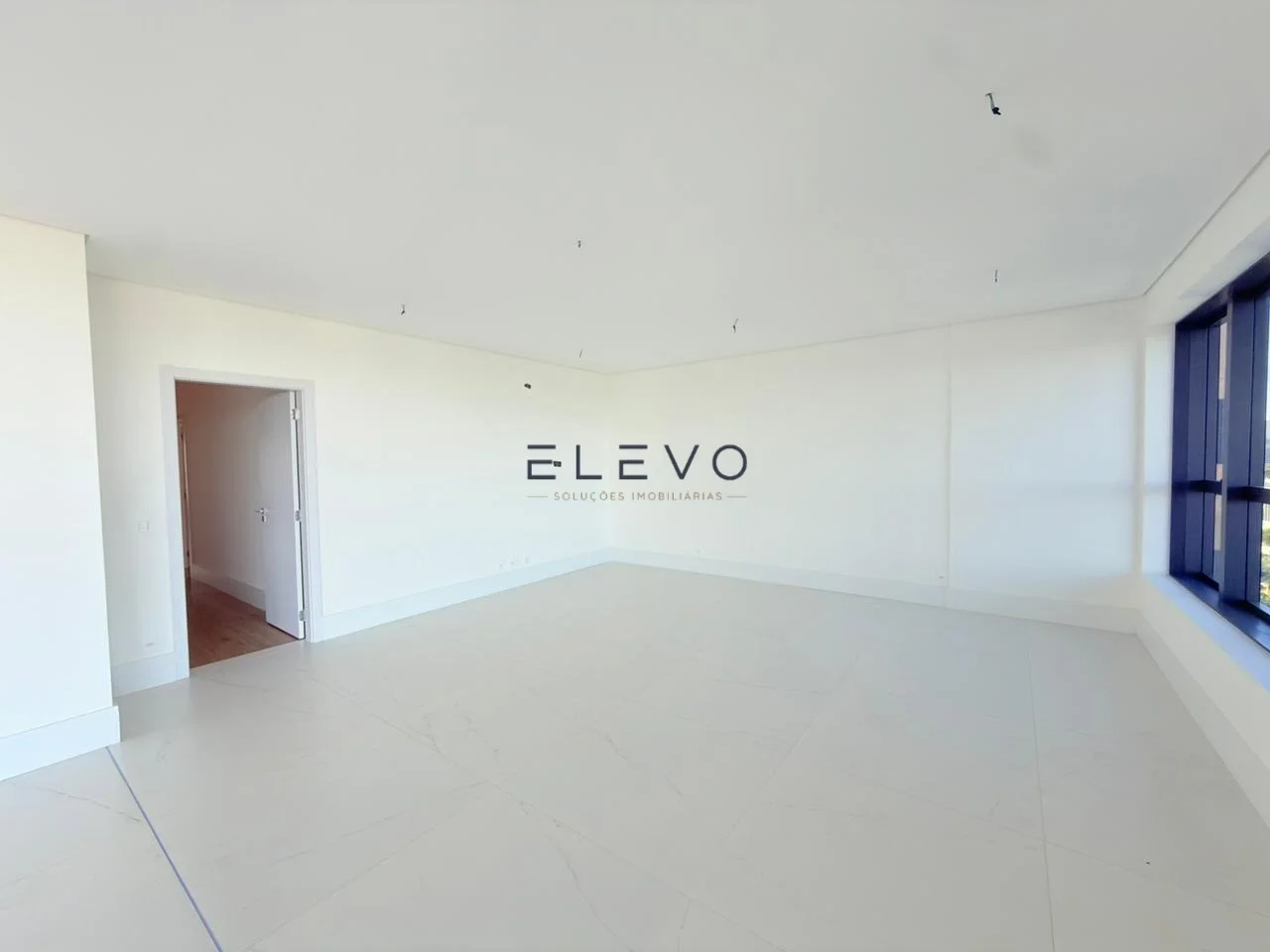 Apartamento à Venda no Plaenge Signature Maringá | 3 Suítes | Proximo a Catedral