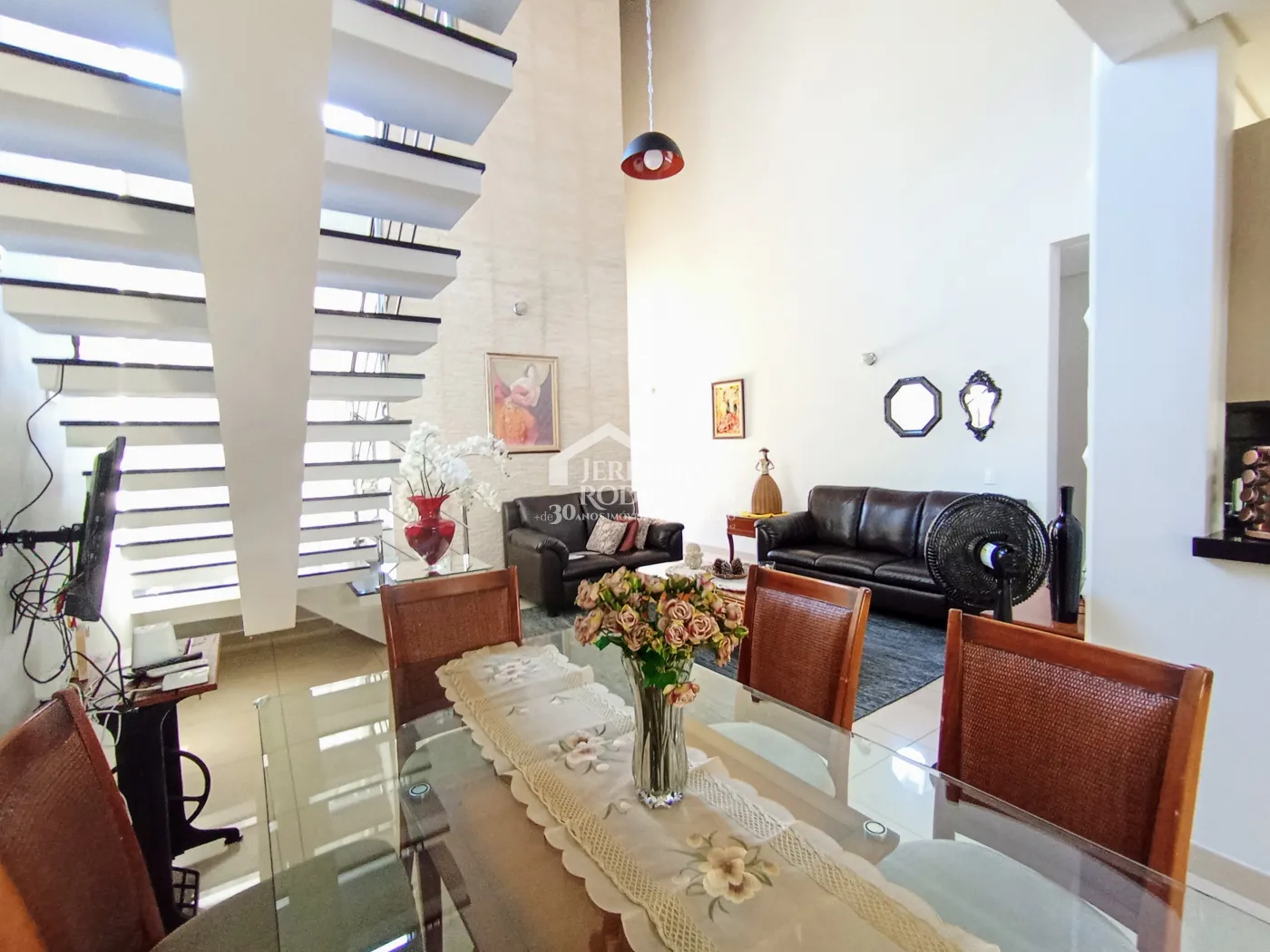 Casa para venda com 3 dormitórios no Condomínio Campos Do Conde II Versailles em Tremembé/SP