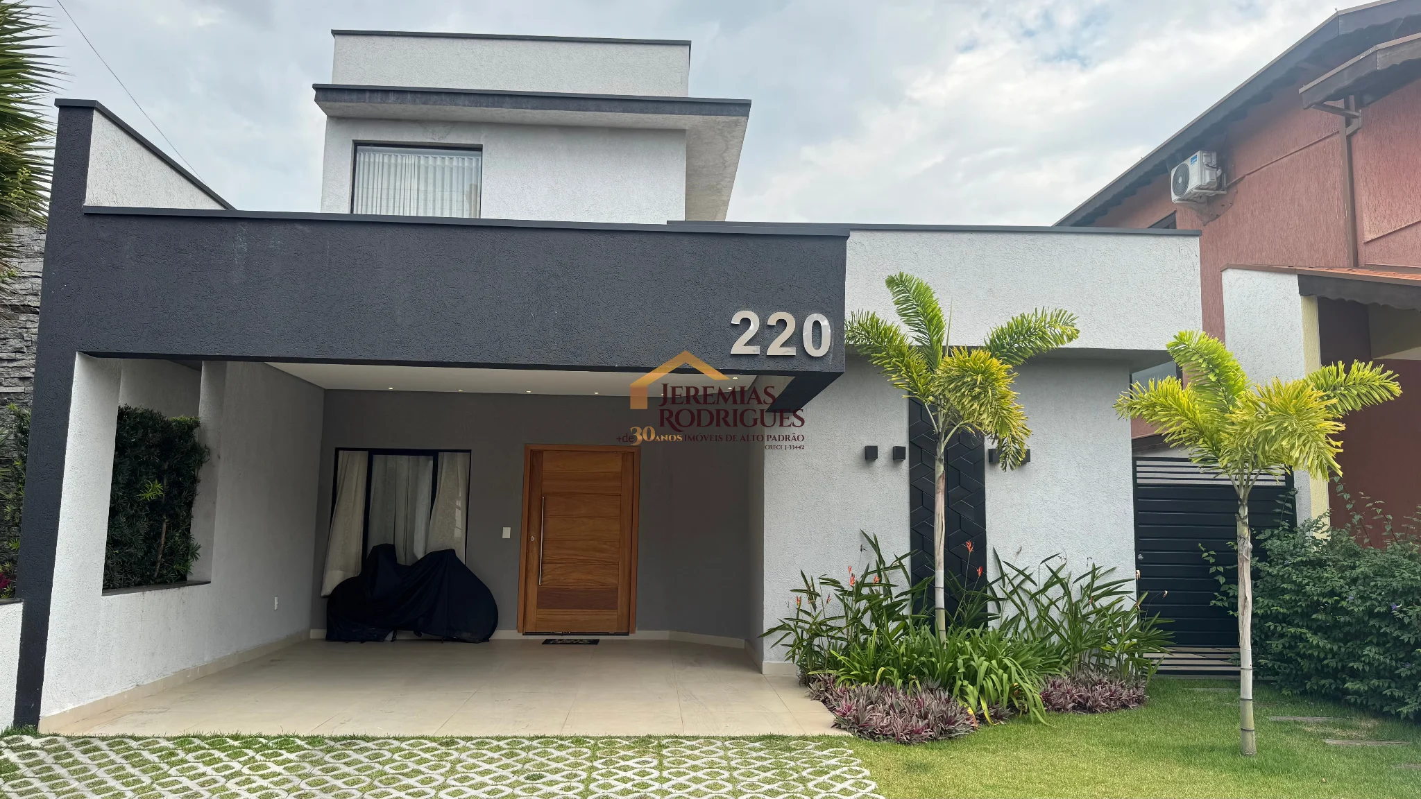 Casa à venda no Condomínio Residencial Tecoara em Taubaté/SP.