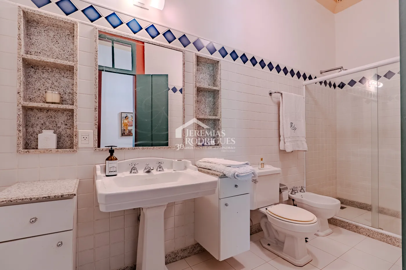 Fazenda à venda com 3.389.000,00 m² em Piraí/RJ.