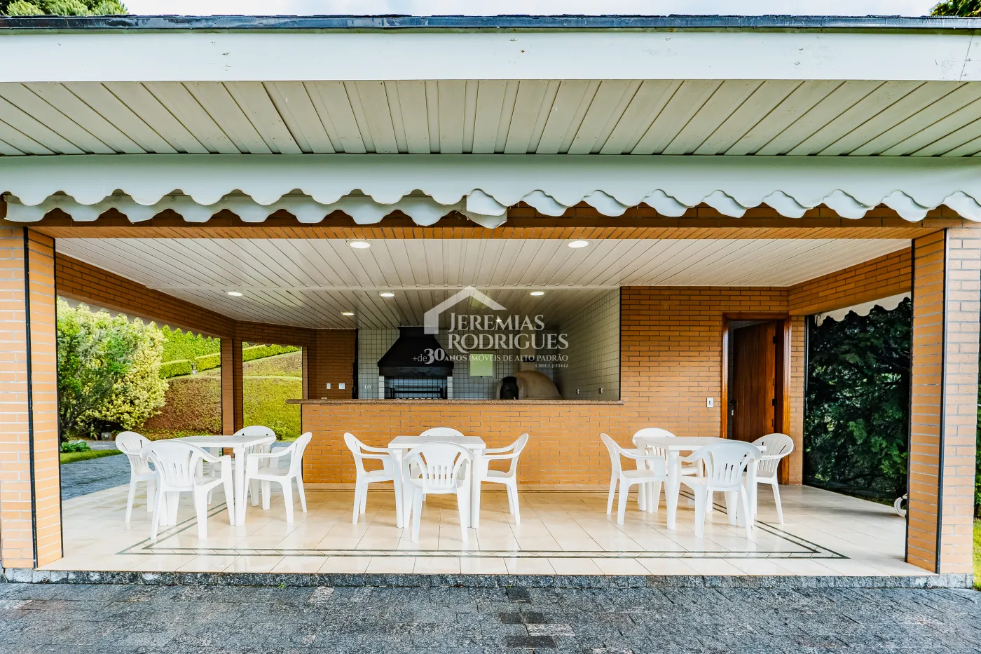 Casa com 4 suítes, 670 m² - Alto do Capivari - Campos do Jordão/SP.