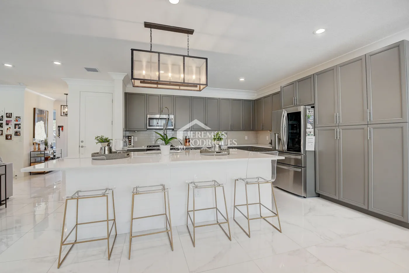 Casa com 4 dormitórios - Condomínio Dakota - Miami/ Flórida