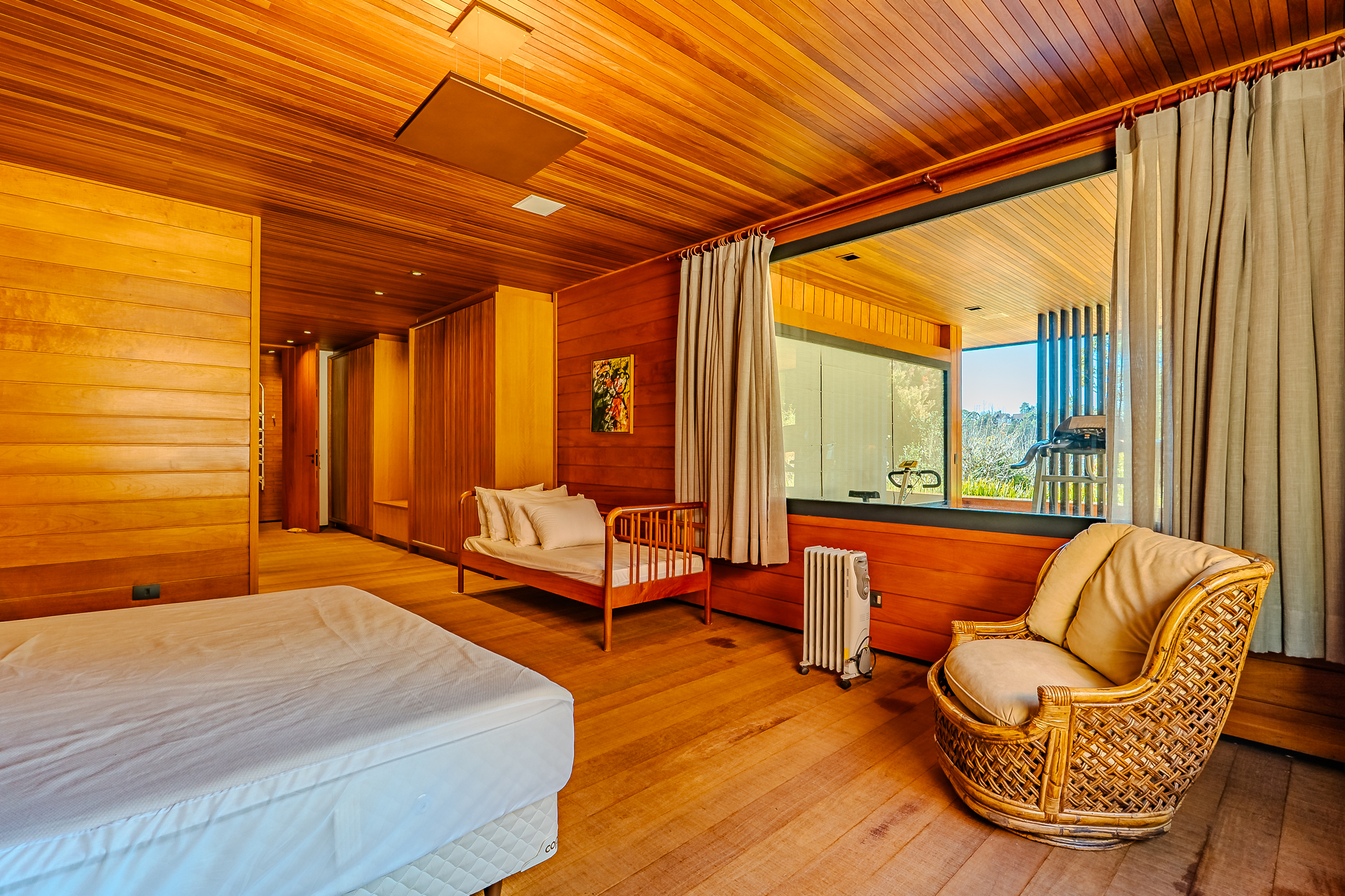 Mansão à venda com 7 suítes no Condomínio Vila Simonsen em Campos do Jordão/SP.