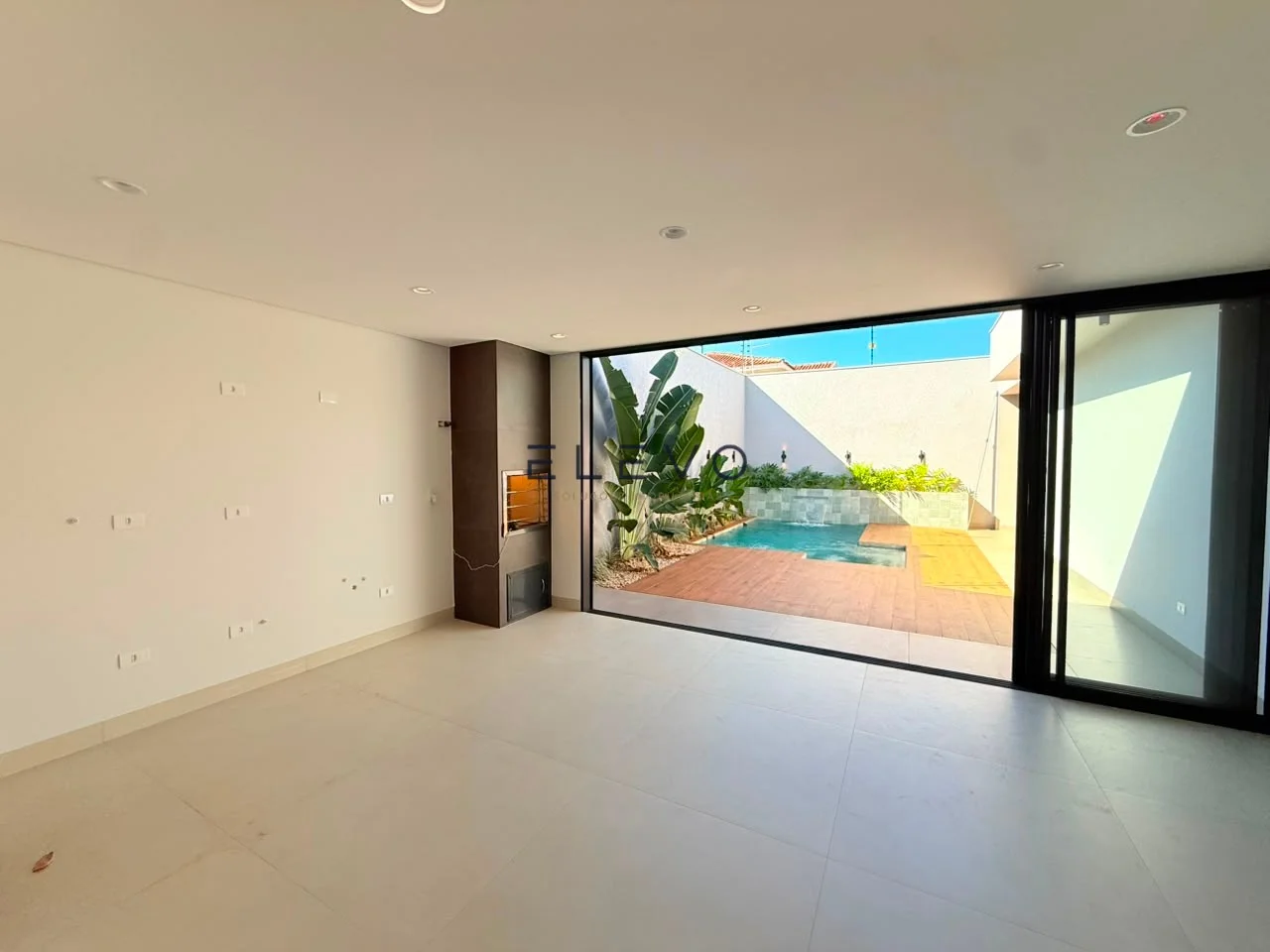 Casa Alto Padrão à Venda no Jardim Real | 3 Suítes, Automação Alexa e Piscina Aquecida
