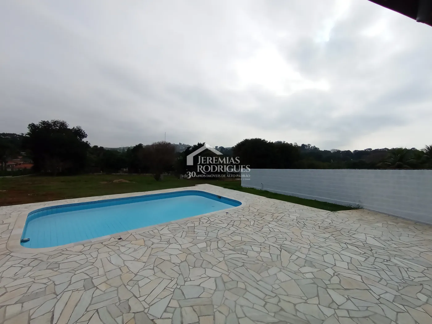 Casa à venda com 4 dormitórios no Condomínio Chácaras Cataguá em Taubaté/SP