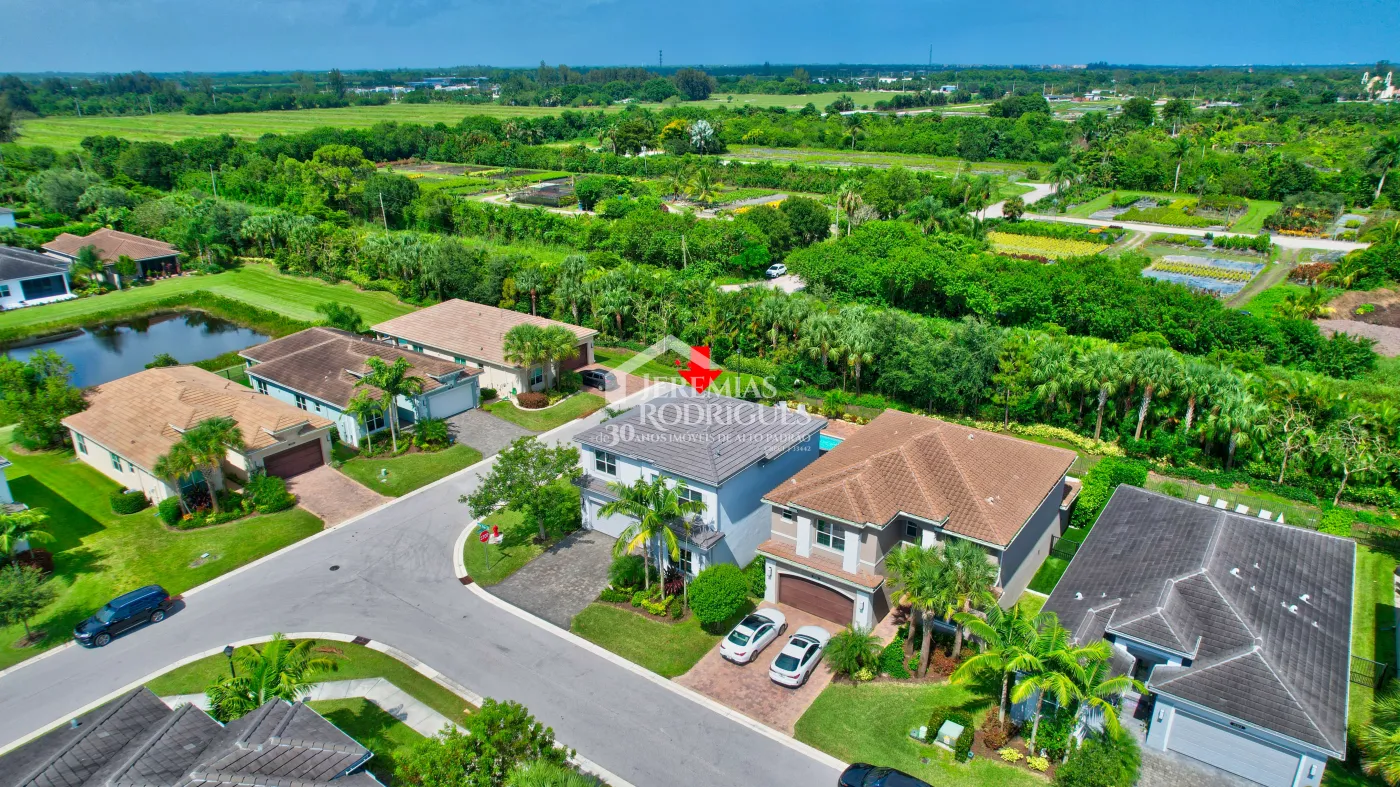 Casa com 4 dormitórios - Condomínio Dakota - Miami/ Flórida