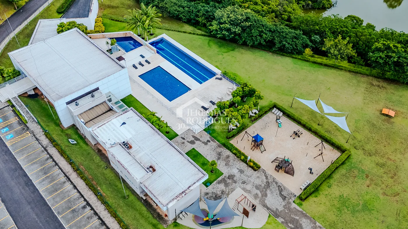 Casa à venda com 4 suítes no Condomínio Residencial Alphaville II em São José dos Campos/SP.