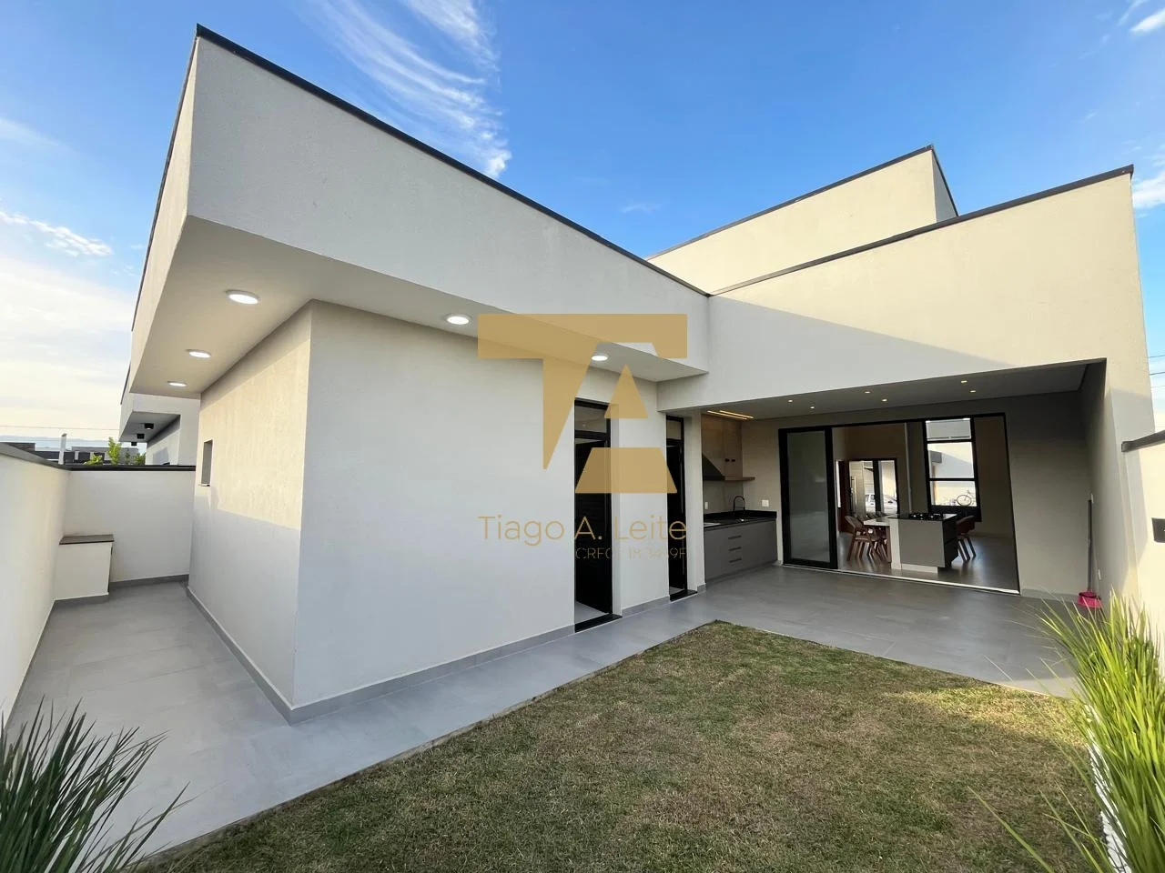 Casa Térrea com 3 Suítes e Fachada Contemporânea – Condomínio Pérola do Vale, Tremembé/SP