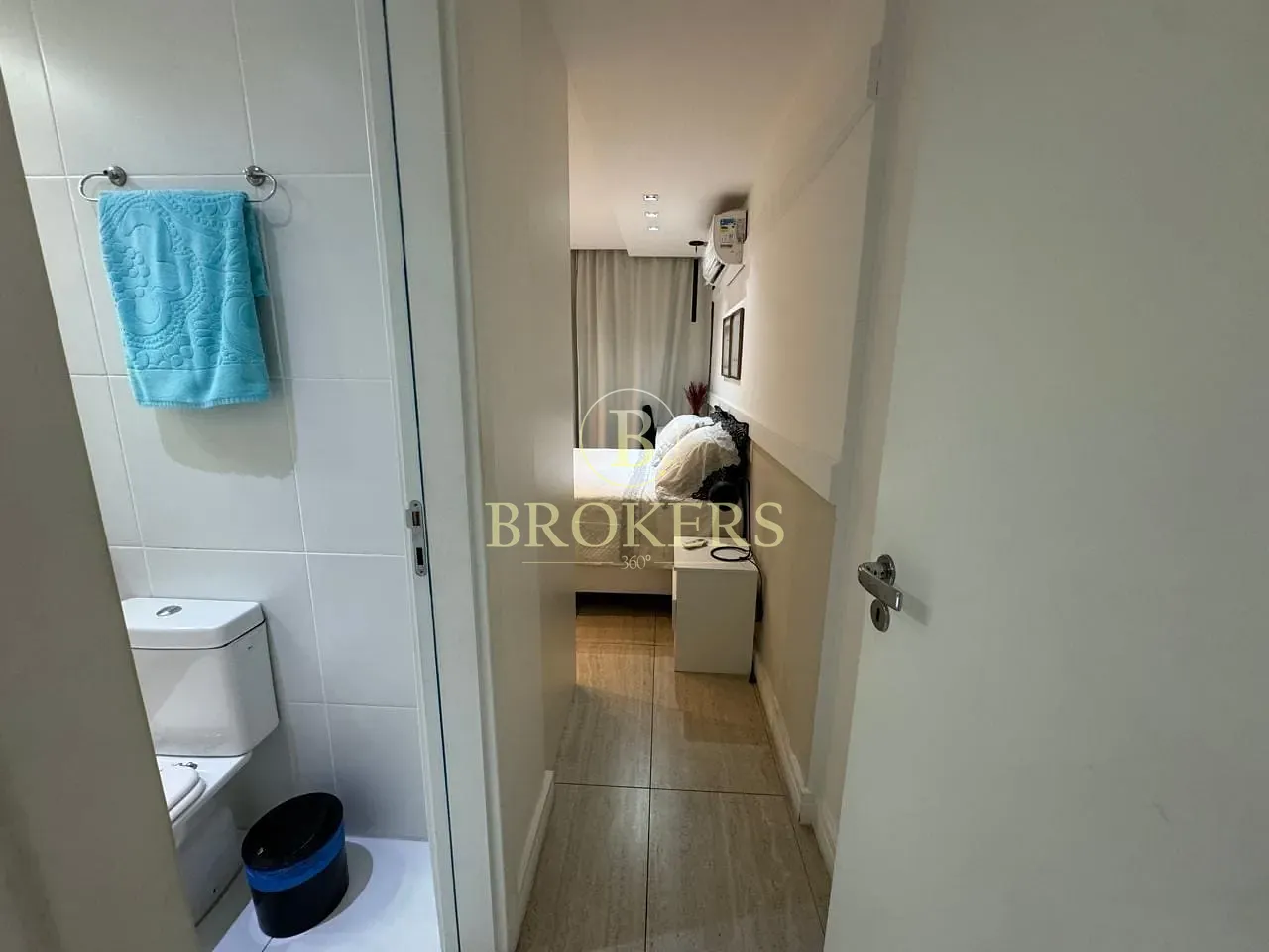 Apartamento a venda. Ipanema na quadra da praia! 2 quartos (1 suíte), varanda com vista mar, vaga,