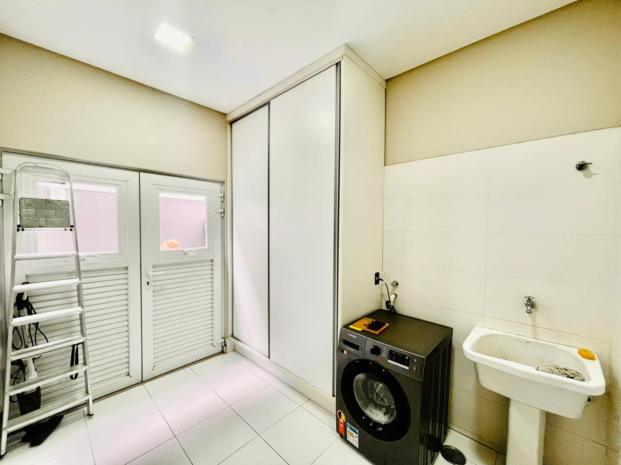 Casa à venda com 3 suítes no Condomínio Residencial San Marco em Taubaté/SP