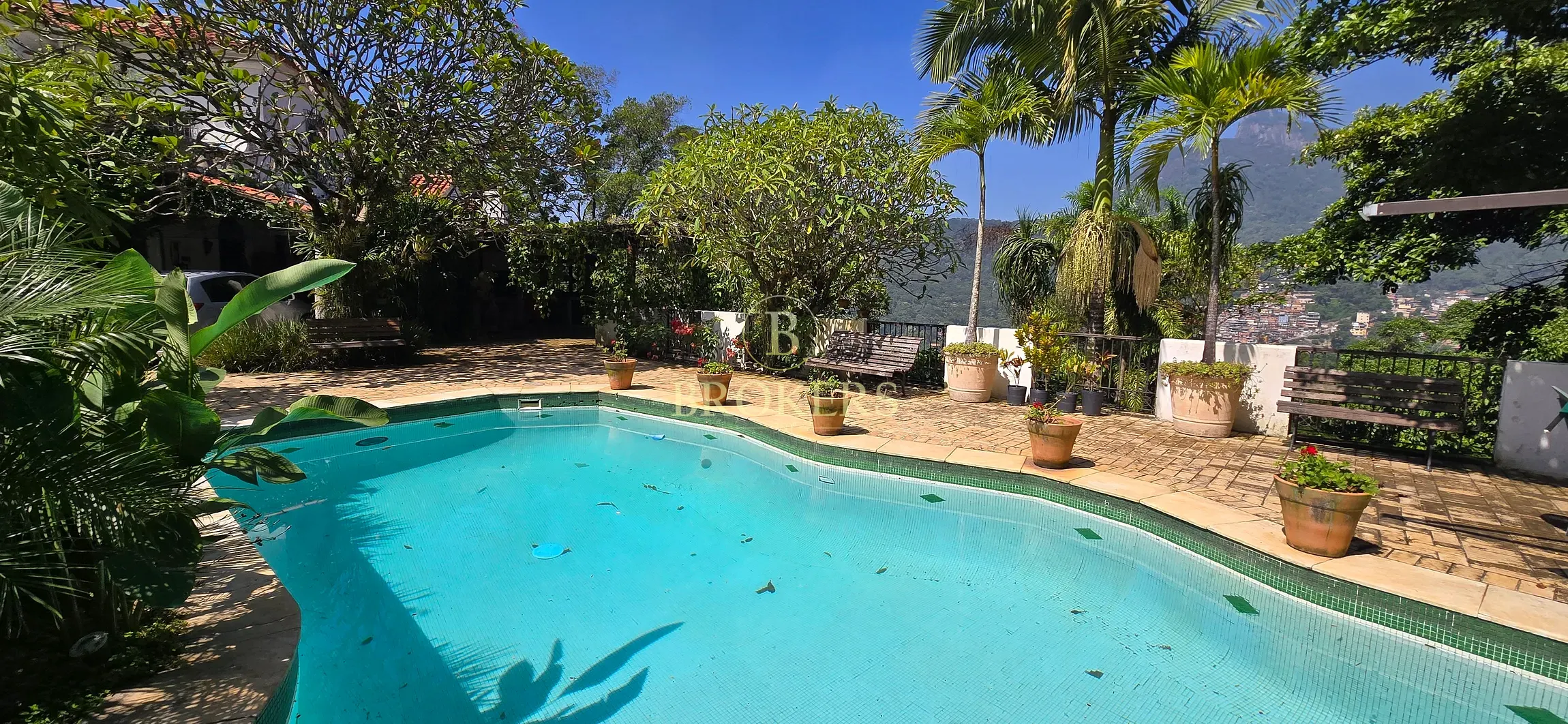 Mansão Colonial a venda em Santa Teresa: 2 Casas, Piscina e Área Gourmet. Terreno de 2.000m² , vist — foto 2