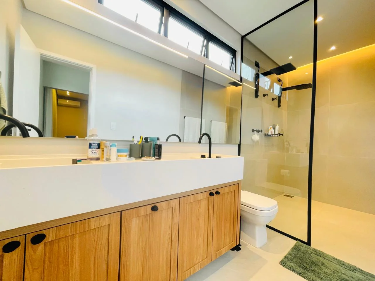 Casa à venda com 3 dormitórios no Condomínio Terras de San Marco em Taubaté/SP.