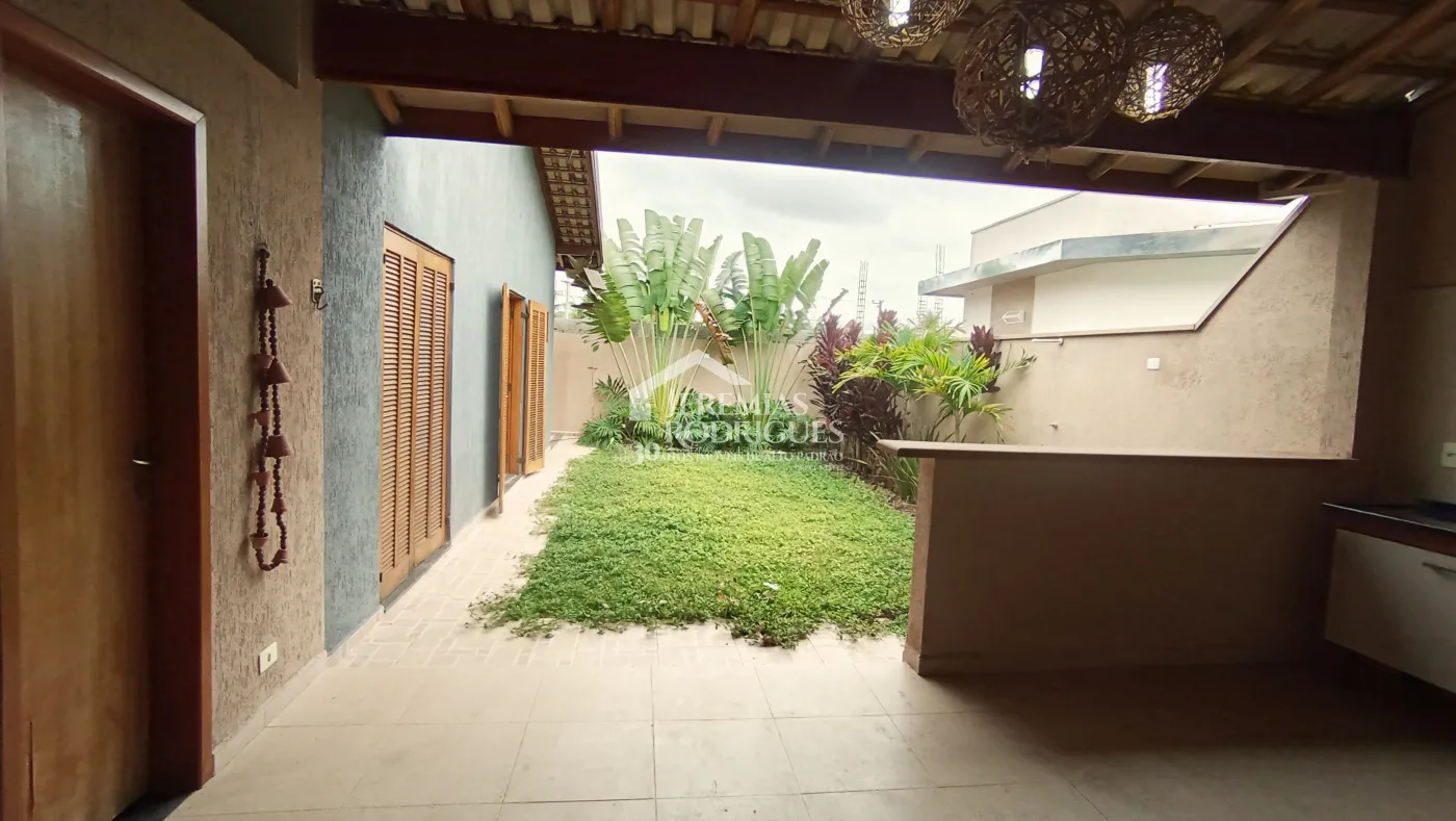 Casa para venda e locação com 3 dormitórios no Condomínio Pontal da Amizade em Taubaté/SP.