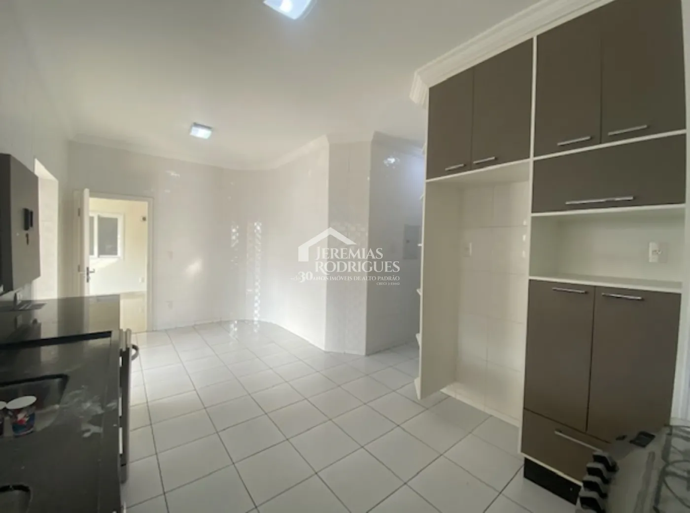 Sobrado com 5 dormitórios, 300 m² - Condomínio Taubaté Village - Taubaté/SP