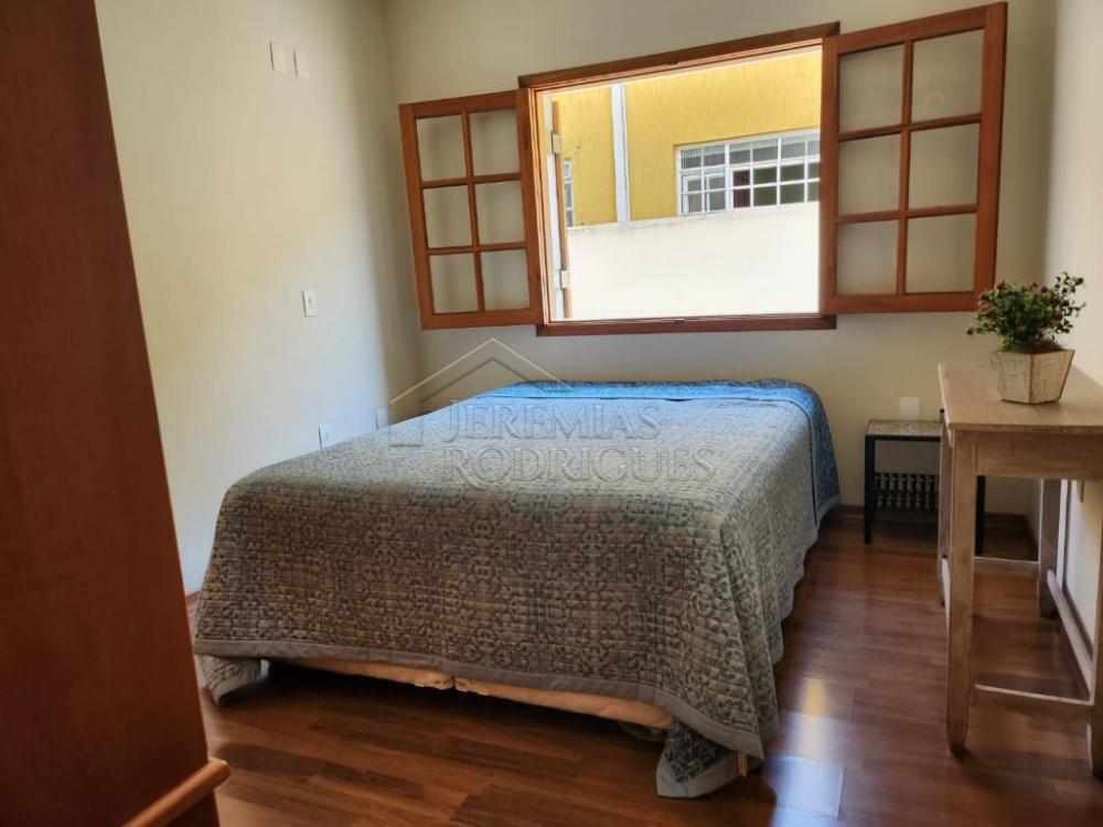 Casa à venda com 4 dormitórios no bairro Alto do Tabaú em  Pindamonhangaba/SP.