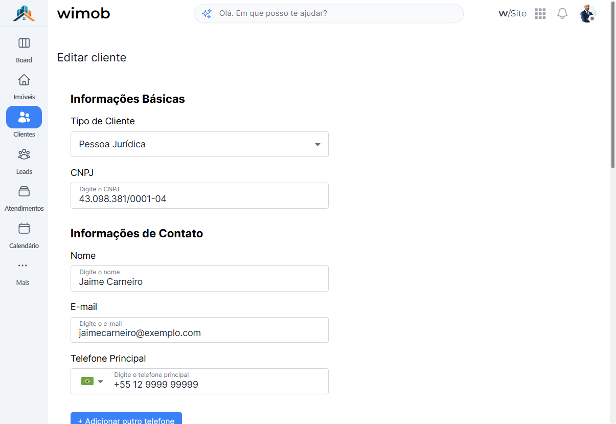 Seções Informações Básicas e Informações de Contato no formulário de cliente